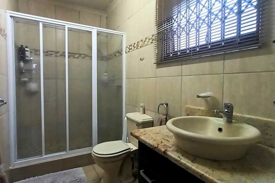 4 Bedroom Property for Sale in Beacon Bay Eastern Cape